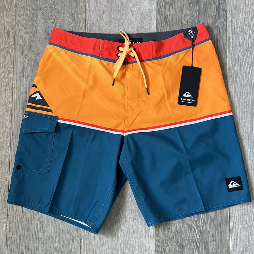 Quicksilver Boardshorts - 32